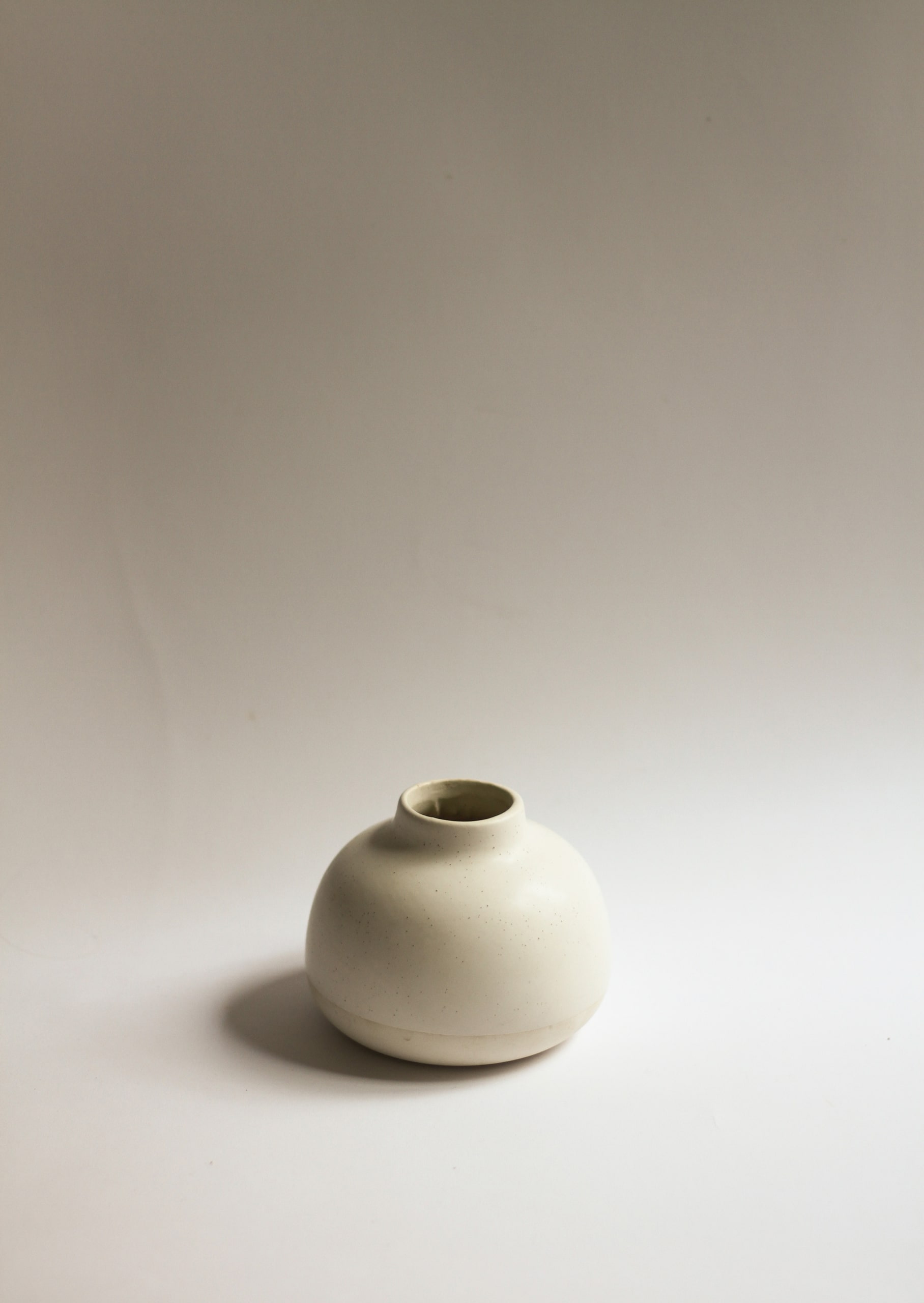 Gömbölyű kerámia virágváza 10 x 12 cm