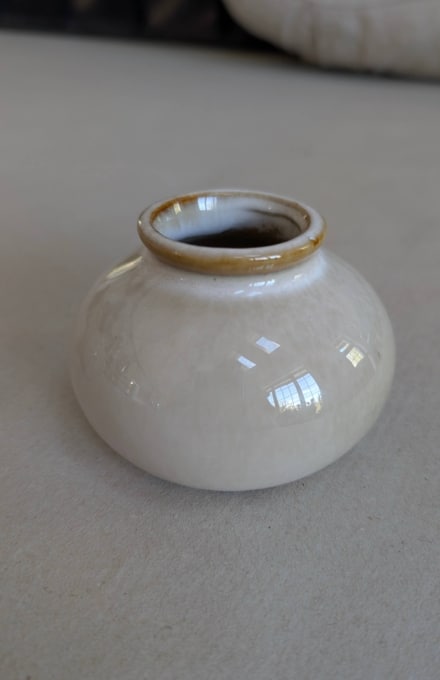 Kerámia váza - bézs  - 6 x 7 cm