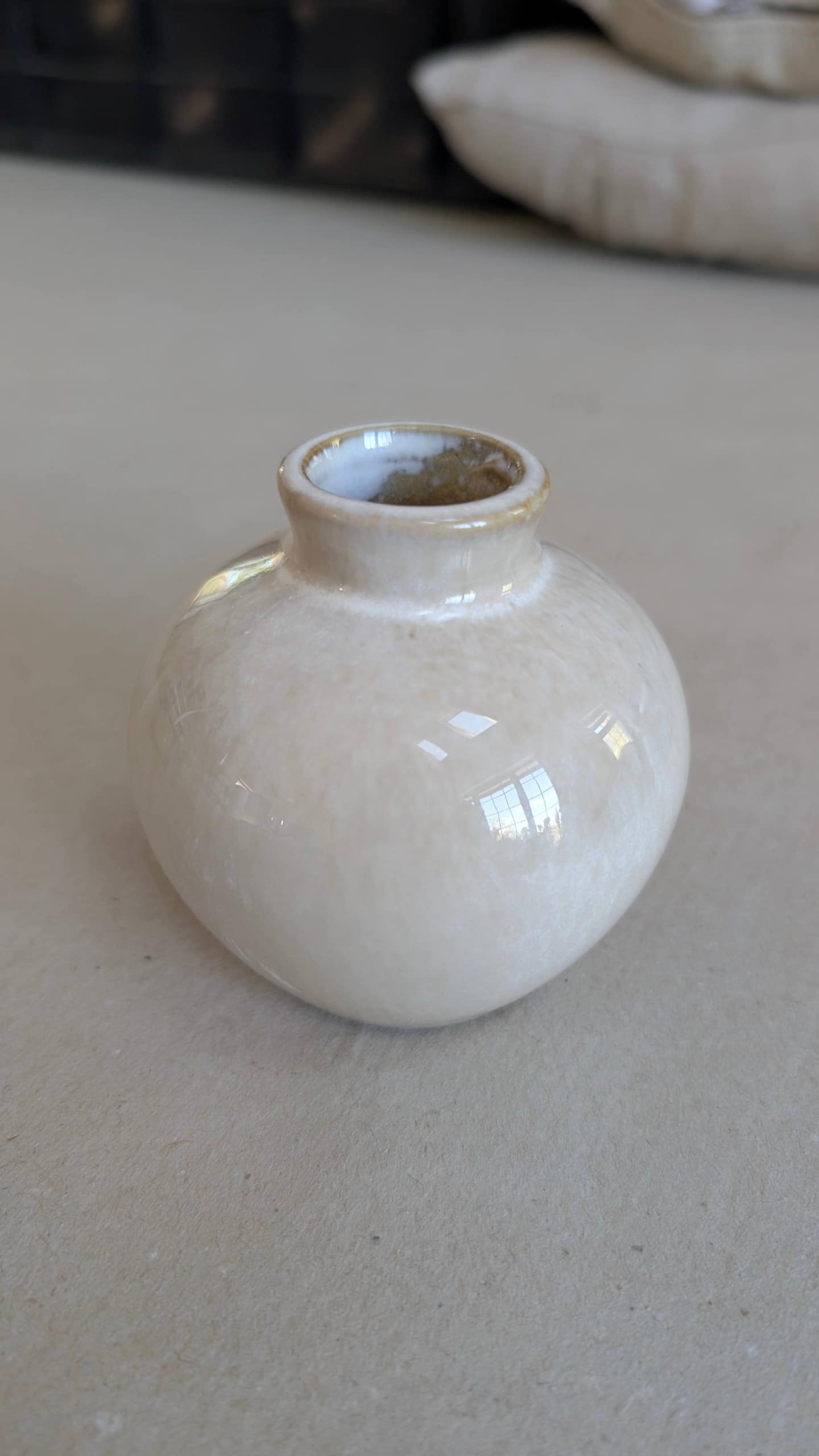 Kerámia váza - bézs  - 8 x 8 cm